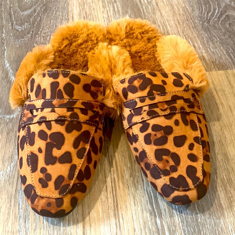 Furry leopard mule 8.5